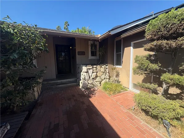 1025 Kroeger Ave, Fullerton, CA 92831