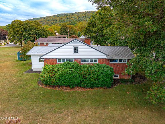 2nd image of 168 Shawnee Cir