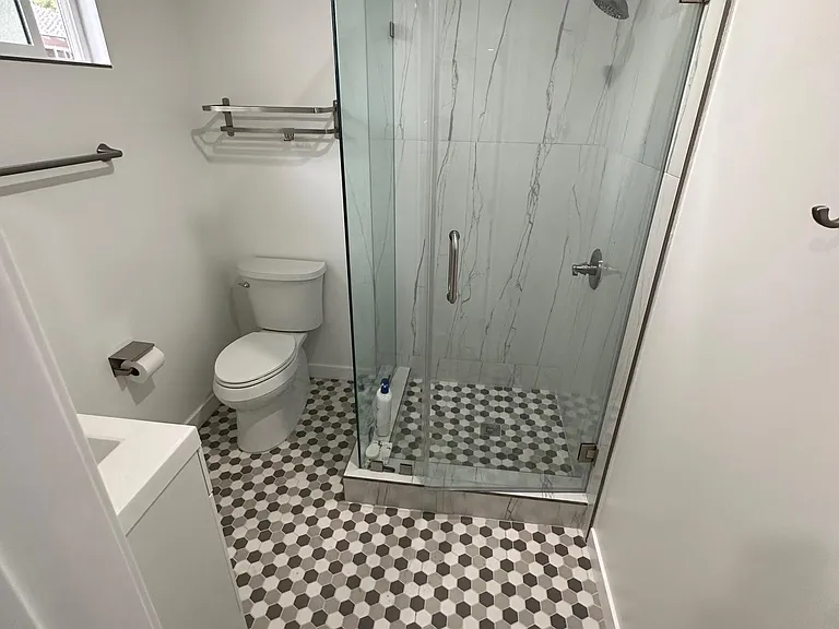 228 E Sycamore Ave — Photo 7
