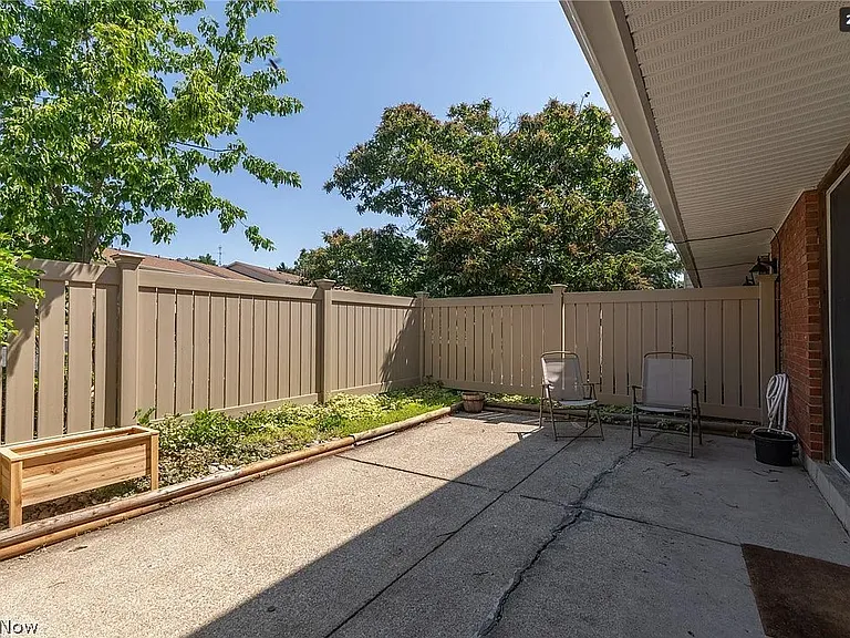 7970 Mentor Ave #D01 — Photo 18