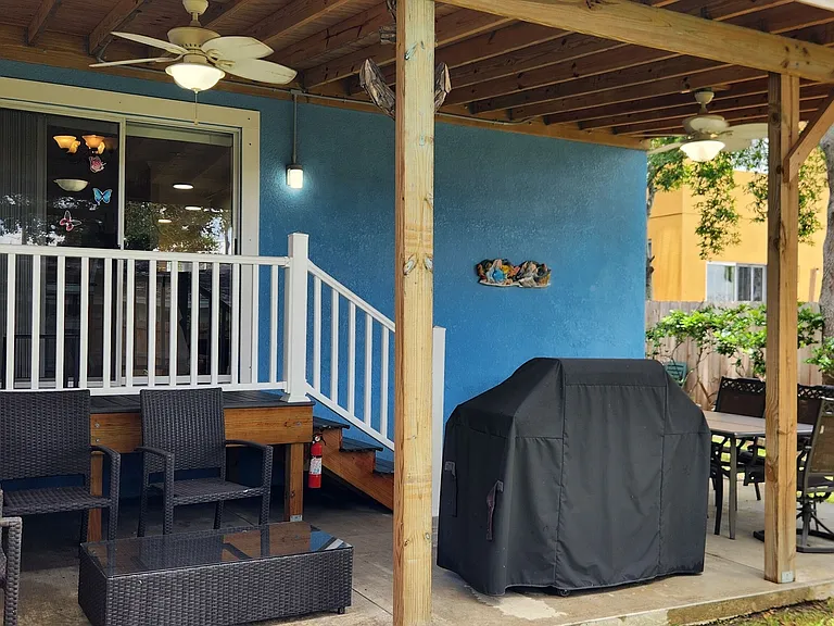 113 Kenwood Ave — Photo 38