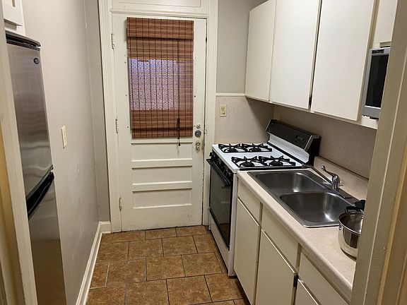 4th image of 1604 E 13th St #2