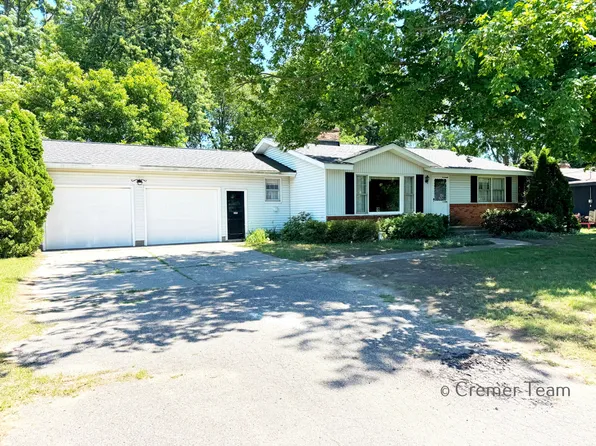 9068 Victor Ave, Jenison, MI 49428