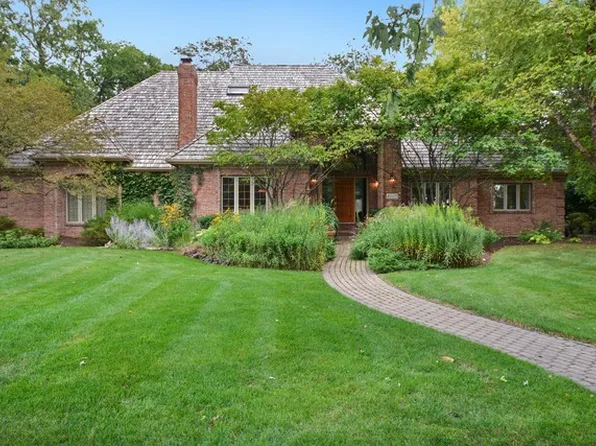 4105 Royal Fox Dr, Saint Charles, IL 60174