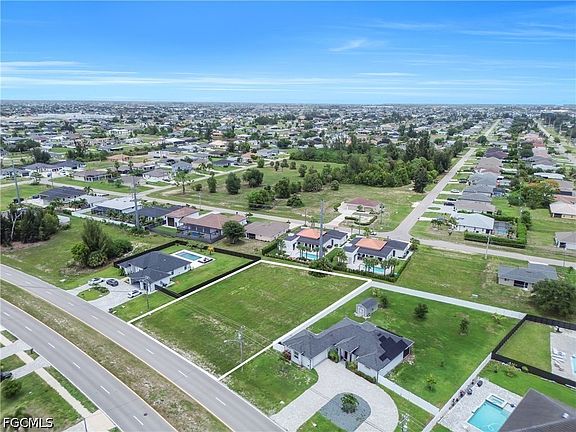 5th image of 241 El Dorado Blvd S