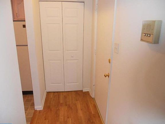 3rd image of 5426 Valley Green Dr #40D5