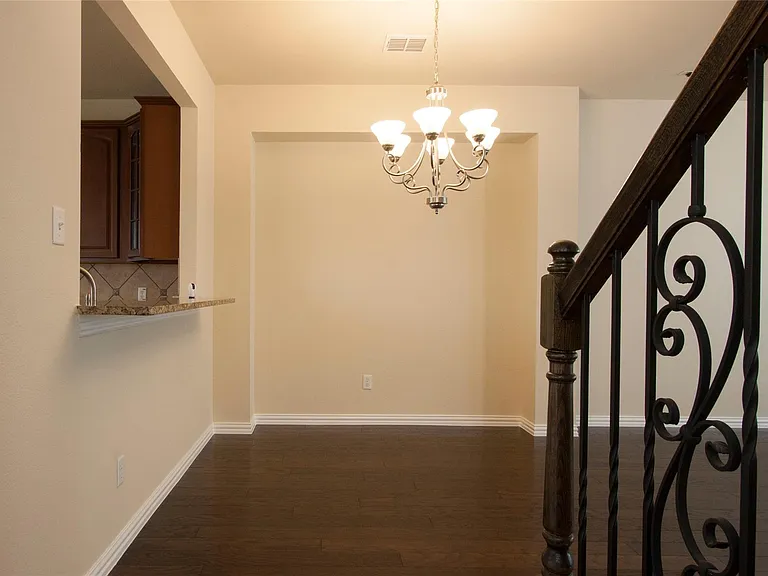 7825 Fox Horn Dr — Photo 3