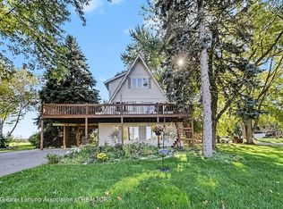1035 E Geneva Dr, Dewitt, MI 48820