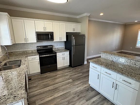 5th image of 3029 Sunny Creek Way