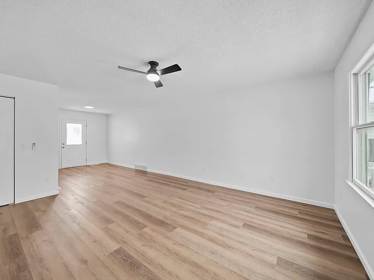 419 Connor St #14 — Photo 18