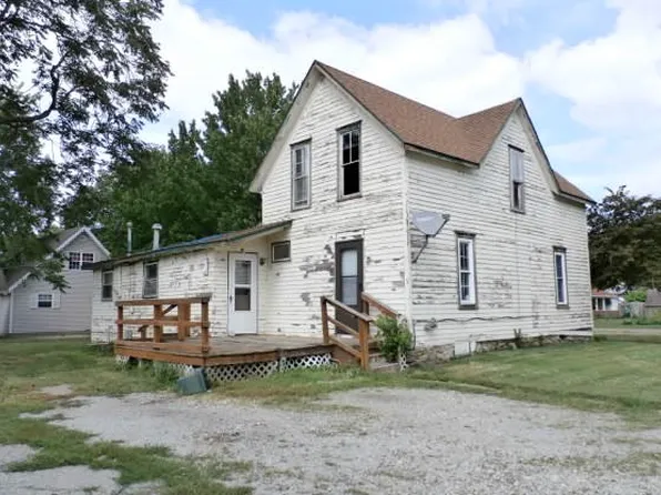 212 S Edwards St, Altamont, IL 62411
