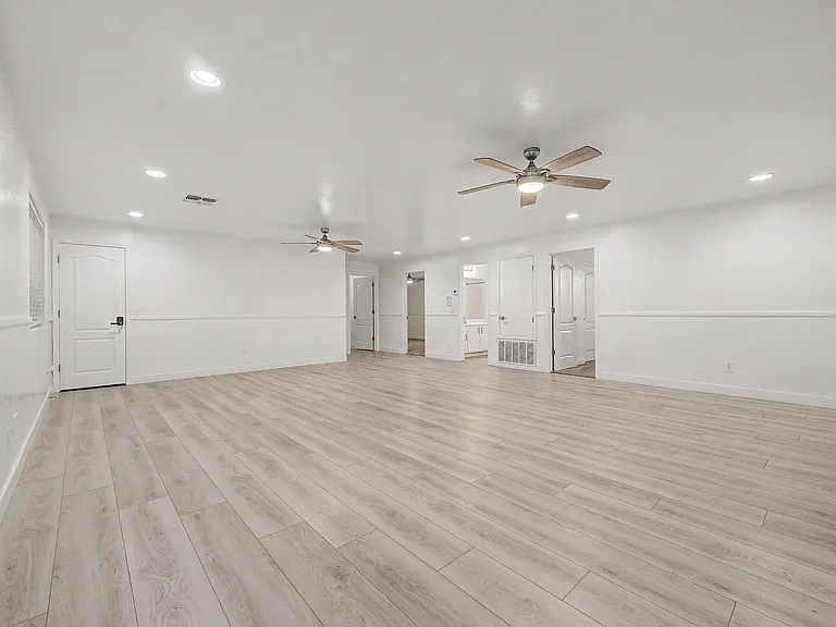 3533 E Joseph Way — Photo 37