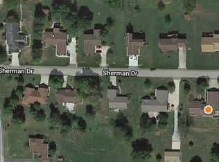 7013 Sherman Dr, Aurora, IN 47001