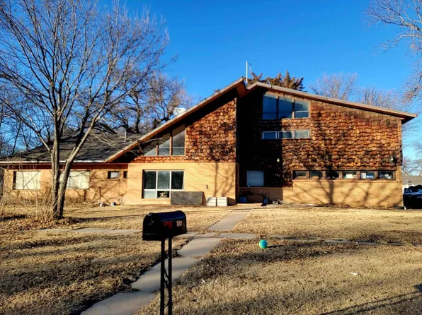 302 W Court St, Smith Center, KS 66967