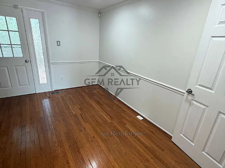 13506 Bentley Cir — Photo 2