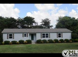 111 Wallace Dr, Tullahoma, TN 37388