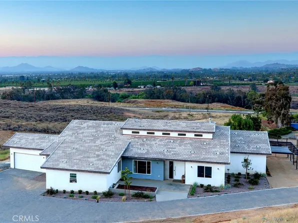 9449 Equestrian Dr, Riverside, CA 92503