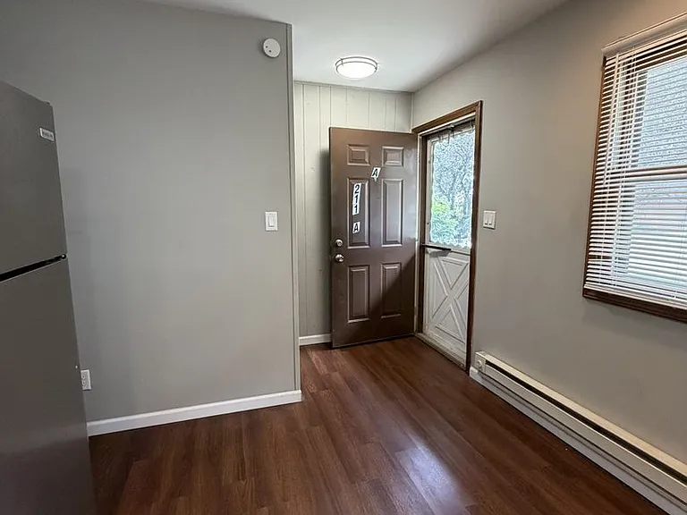 211 Martin Ct — Photo 18