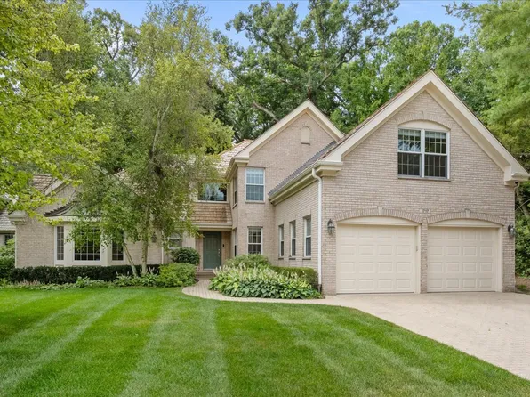 1717 Marquette Ct, Lake Forest, IL 60045
