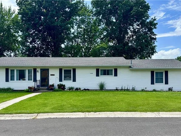 1755 Skier Point, Trenton, MO 64683