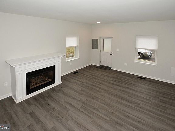 4th image of 5007 22nd St N