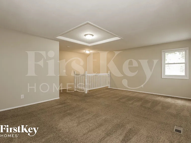 611 Oakwood Dr — Photo 4