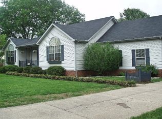 2306 Riverstone Dr, Murfreesboro, TN 37128