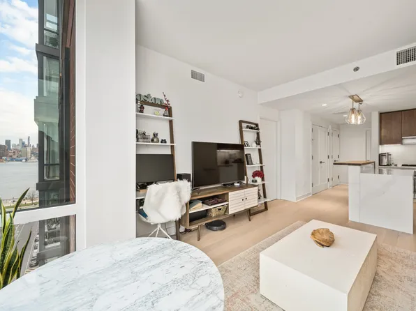 1000 Maxwell Lane image 7 of 45