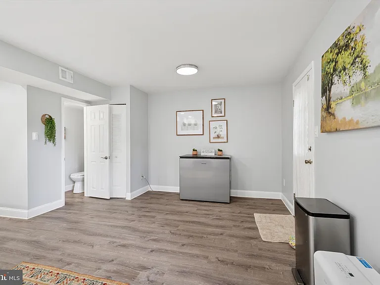 205 Woodside Cir — Photo 8
