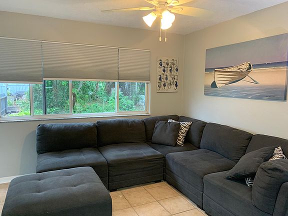 4th image of 308 Beach Park Ln