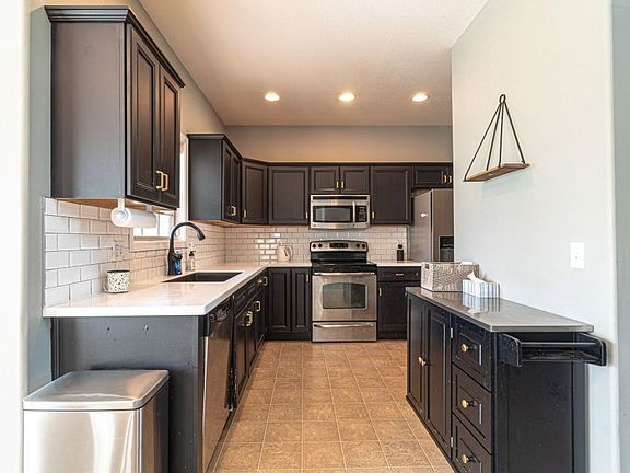 5th image of 1161 Chinook Cir