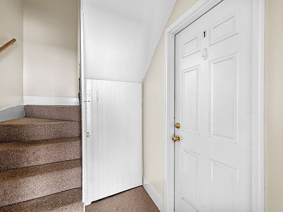 5th image of 33 Essex St APT 1
