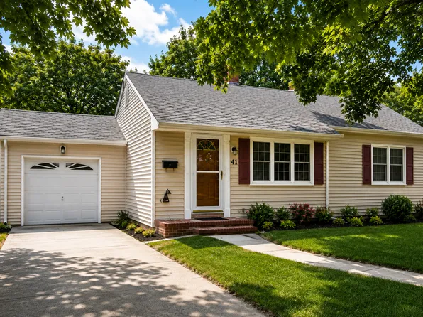 41 Crestview Dr, Middletown, NJ 07748