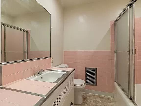 4th image of 3218 Lake St