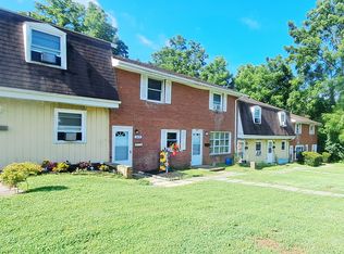 570 Caddy Dr, Greensburg, PA 15601