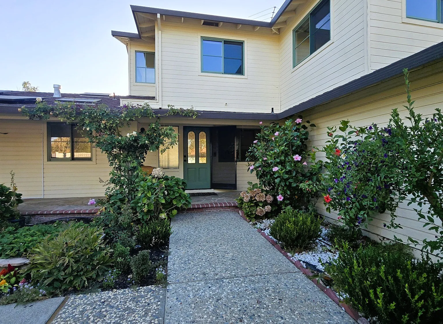 5 bed, 2906 sqft, $10,450 — Photo 4