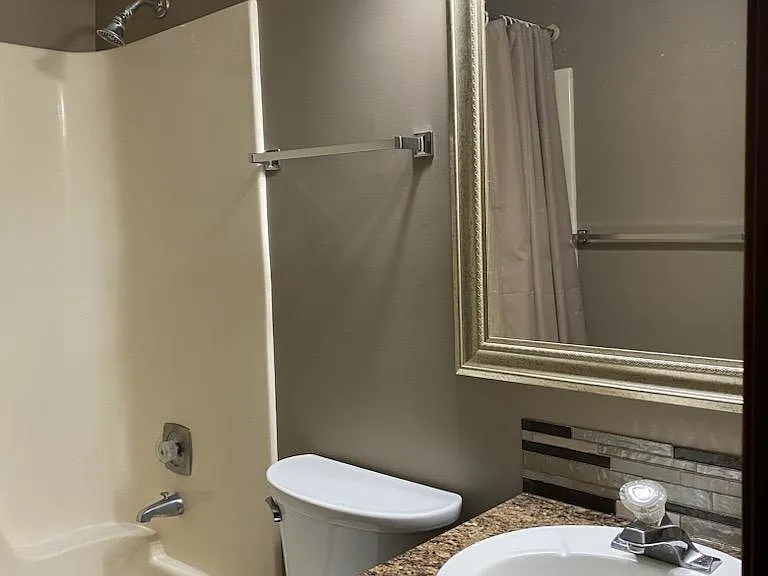 1841 Montclair Dr — Photo 6