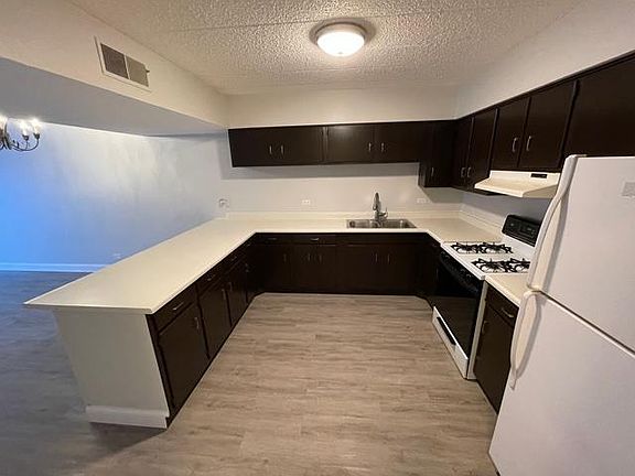 2nd image of 103 N Milwaukee Ave APT A21