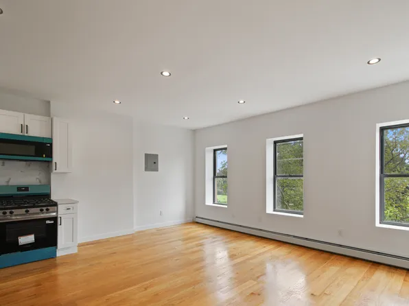 724 Marcy Avenue image 1 of 14
