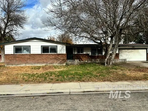 9718 W Caraway Dr, Boise, ID 83704