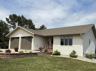 7441 127th Ave SE, Lisbon, ND 58054