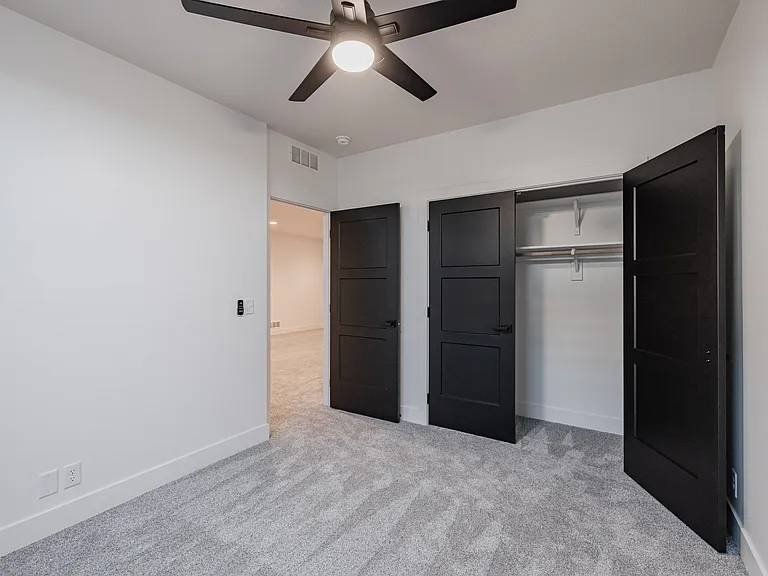 8620 S 49th St — Photo 40