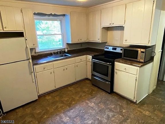 2nd image of 237 Prospect Point Rd