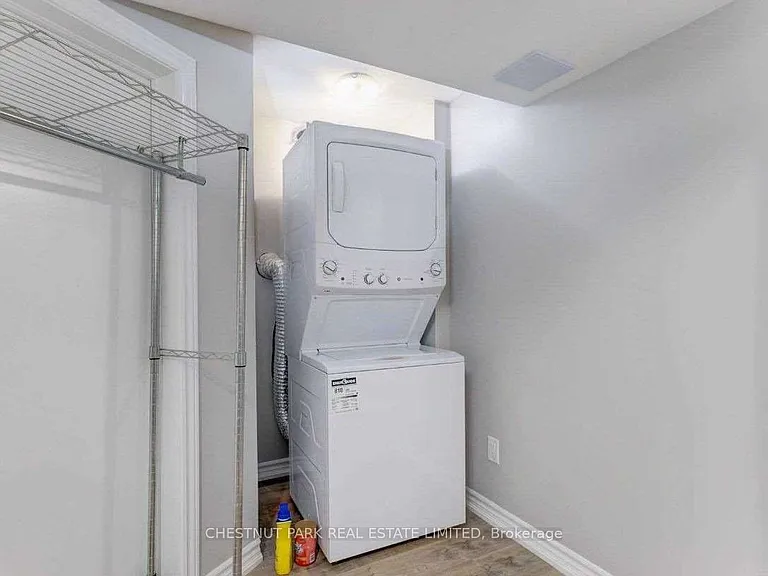 110 Livingstone Ave #LOWER — Photo 9