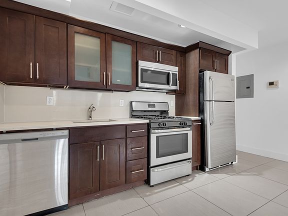 5th image of 207 W 115th St APT 9