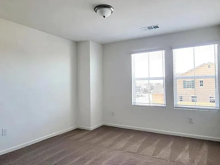 1642 Sanderling Ave — Photo 17