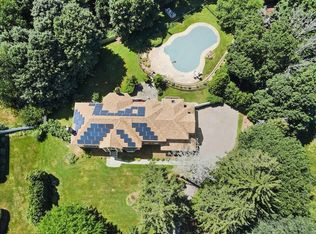 1 Elias Ln, Milton, MA 02186