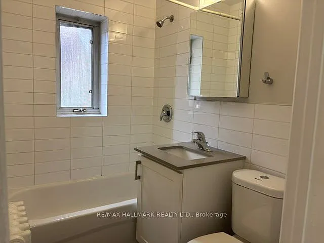 111 Oriole Pkwy #202 — Photo 6