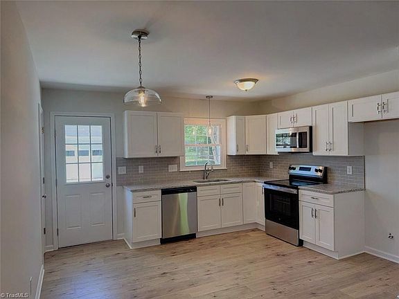 5th image of 309 Cheltenham Dr