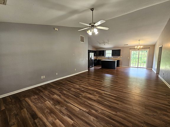 5th image of 120 Pope Ln